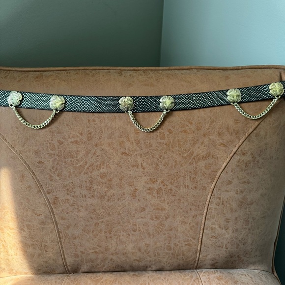 LEATHEROCK LEATHER BLACK & METALLIC SNAKESKIN PRINT CHAIN BELT GOLD HARDWARE - Picture 2 of 12